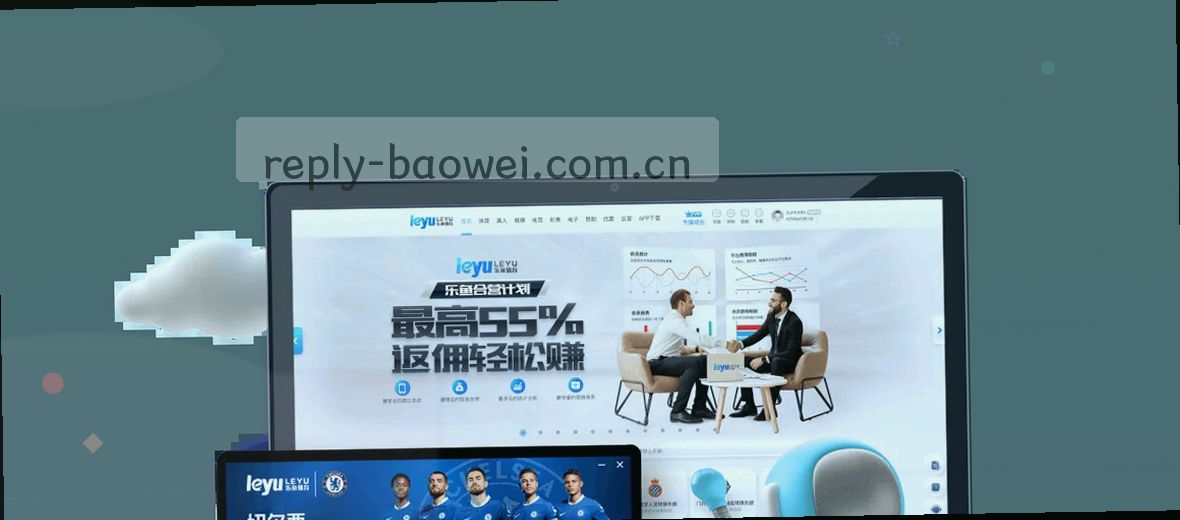 一支笔左手稿纸右手咖啡